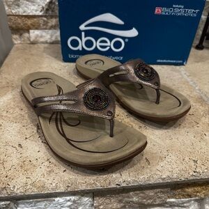 ABEO B.I.O.system Copper Flip Flop Sandals Beaded Medallion Women's Size 8